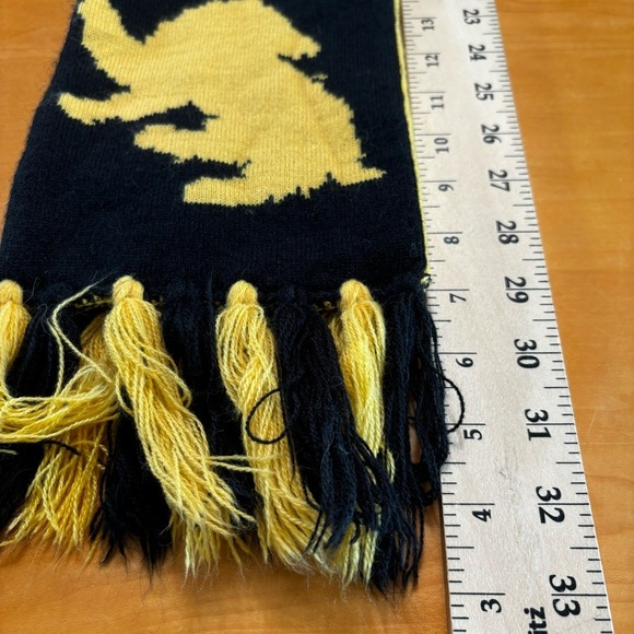 Harry Potter Huffle Pufffle Black Yellow Fringed Scarf - Picture 10 of 10